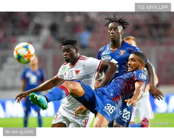 秘鲁队球员状态回暖，备战国际赛事表现亮眼