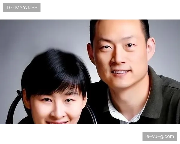 刘洋是不是把“极简生活”和“奢侈账单”写在同一日程里？